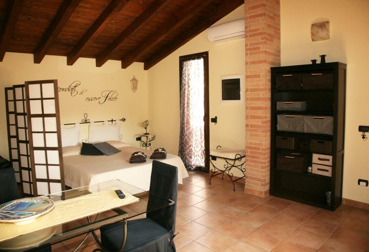 L'Isola Felice Apartment มอนเซร์ราโต ภายนอก รูปภาพ
